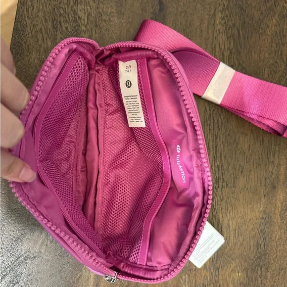 Lululemon Athletica Pink Everywhere Belt Bag - Picture 4 of 4